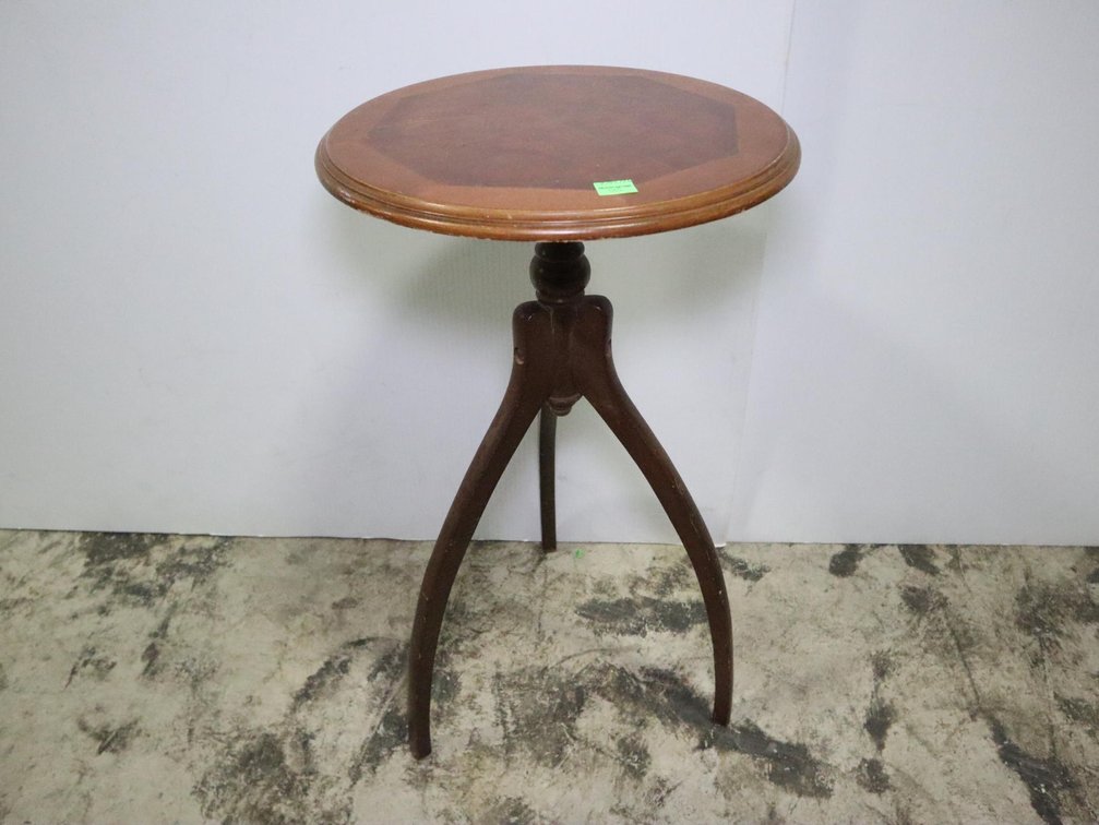 Plant/Lamp Stand