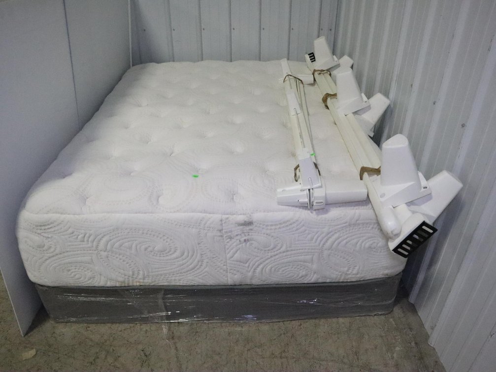 Full Size Mattress and Boxspring