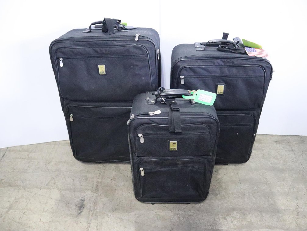 Bill Blass Luggage Set