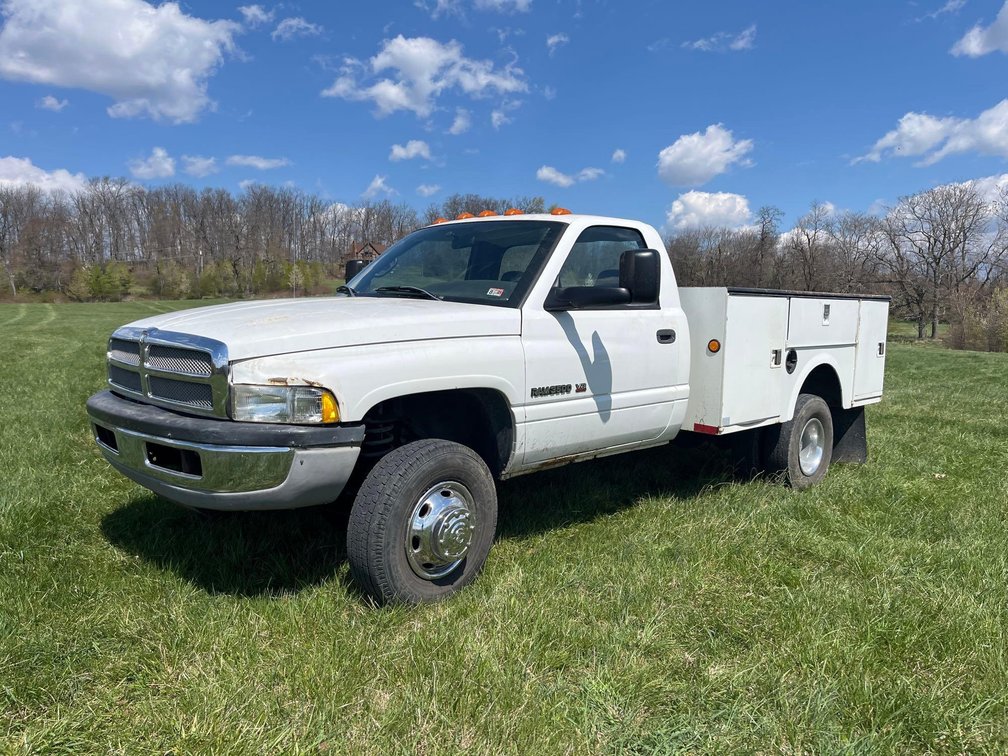 2002 Dodge Ram 3500 V8, New Motor 2002 Dodge Ram 3500 V8 82k Miles on body and 100 miles on new motor.  Automatic transmission 4x4 New Motor - 5.9L V8 Seller reports runs and drives well Clear VA title motor on bed of truck does not c