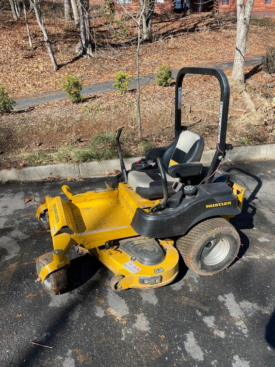 2017 Hustler 54” FASTRAK Commercial Zero Turn Mower