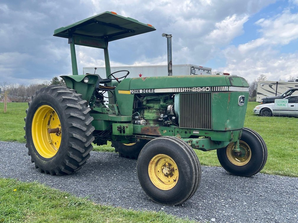John Deere 2940 Tractor