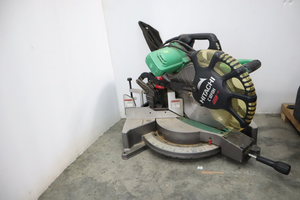 Hitachi 12-Inch Compound Miter Saw