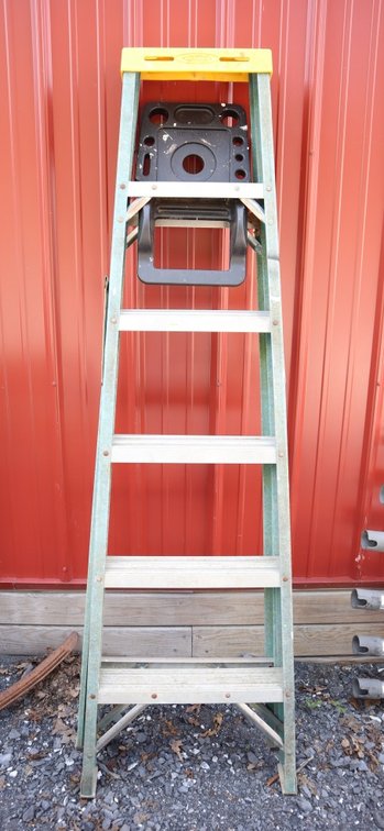 6 Ft Fiberglass Step Ladder