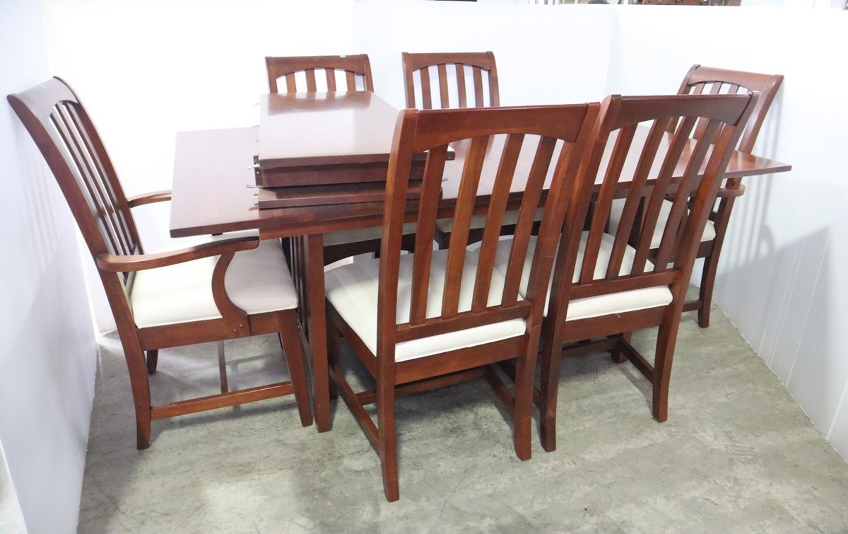 Kinkaid Dining Table With (2) 16" Extension Leaves, (6) Chairs, Table Is 42X68 Without Leaves
