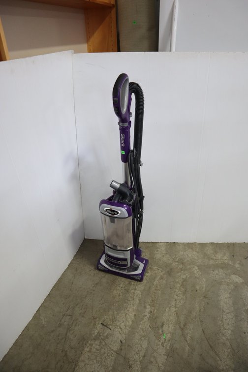 Shark DLX Navigator Vacuum