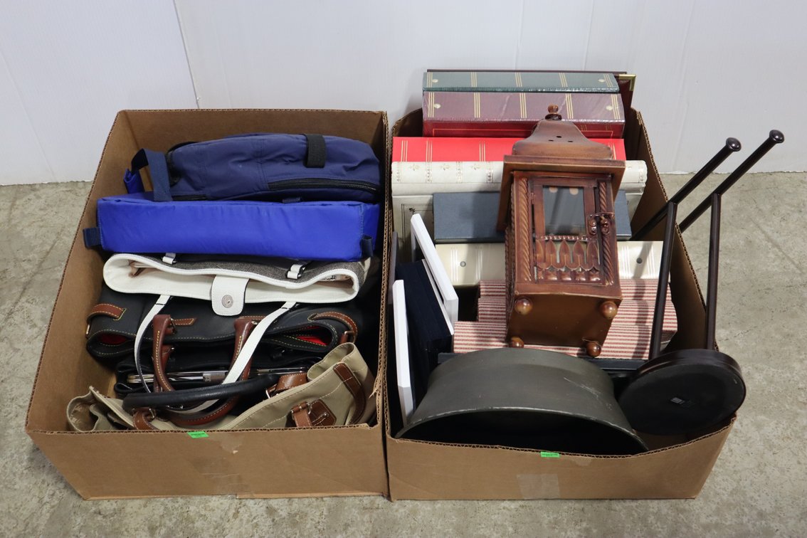 Lady'S Handbags, Photo Albums, Craft Items