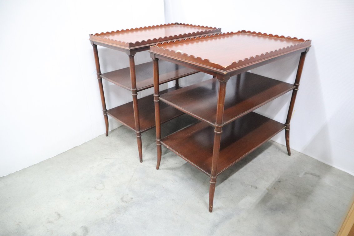 Pair of Vintage End Tables, 1 Has A Broken Leg