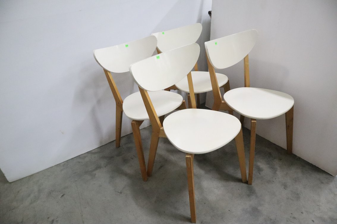 4 Chairs