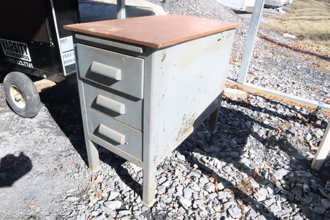 Shop Cabinet With Contents