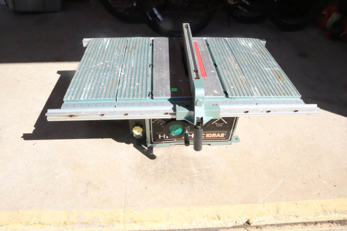 Hitachi 10-In Table Saw