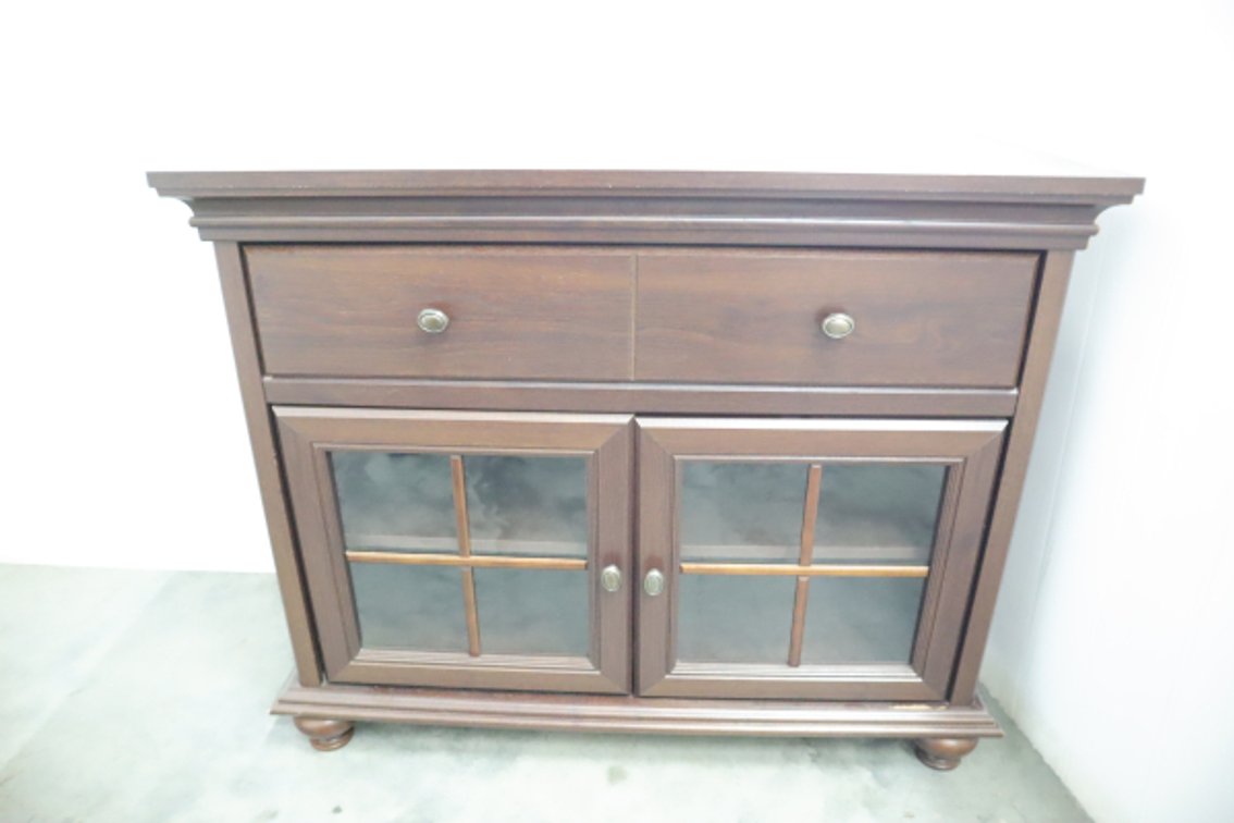 Pressboard Tv Stand/Cabinet