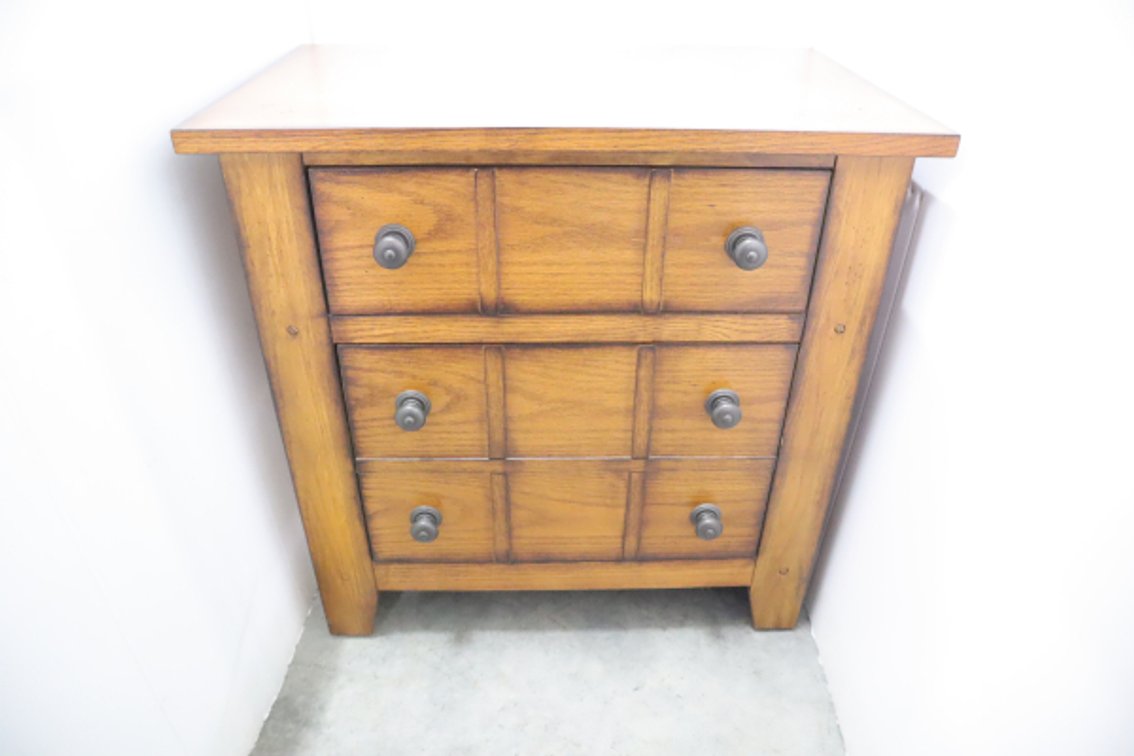 Liberty Furniture 2 Drawer Nightstand
