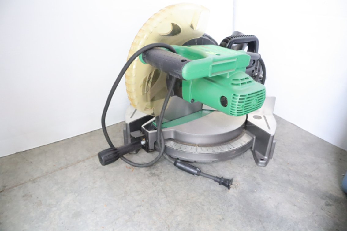 Hitachi 10 Inch Compound Miter Saw