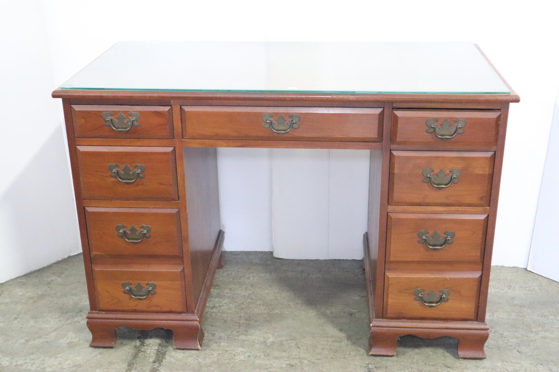 Kneehole Desk