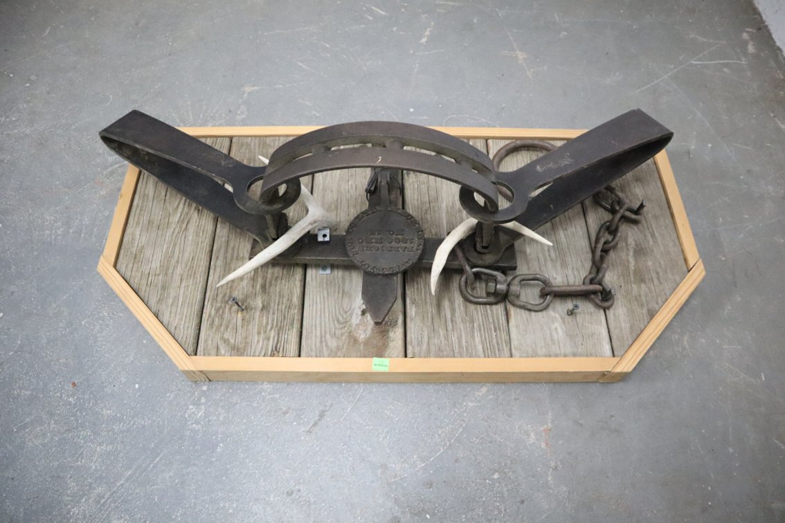Number 15 Antique Bear Trap Mounted On Wall Plaque