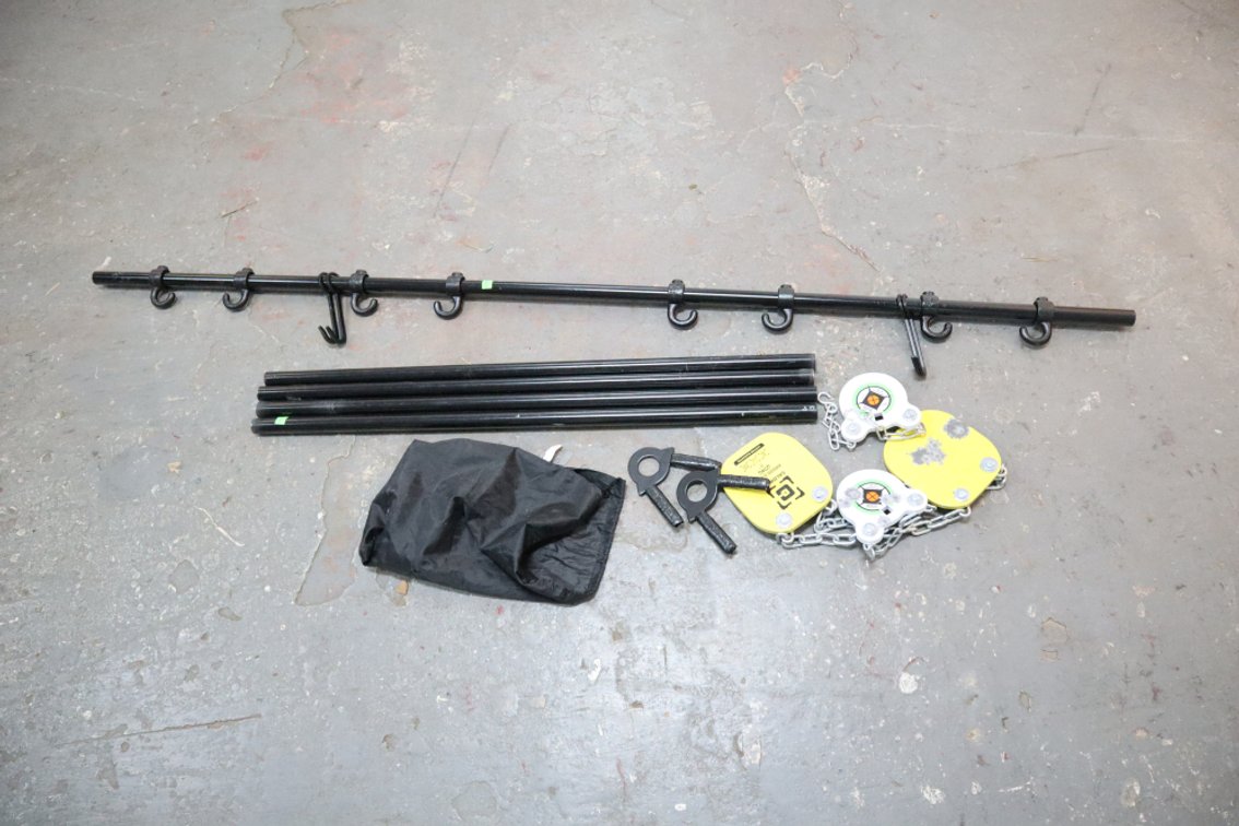 Metal Swinging Target Stand With Targets