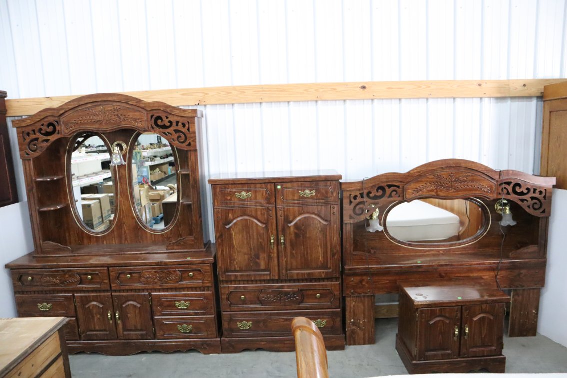 4 Piece Bedroom Suit, Full / Queen Size Bed Frame, Chest of Drawers, Dresser and Nightstand