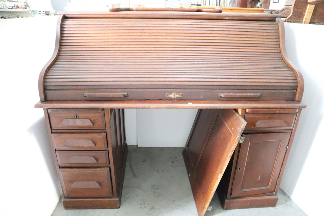 Antique Roll Top Desk, Top Is Not Fastened To Drawer Bases