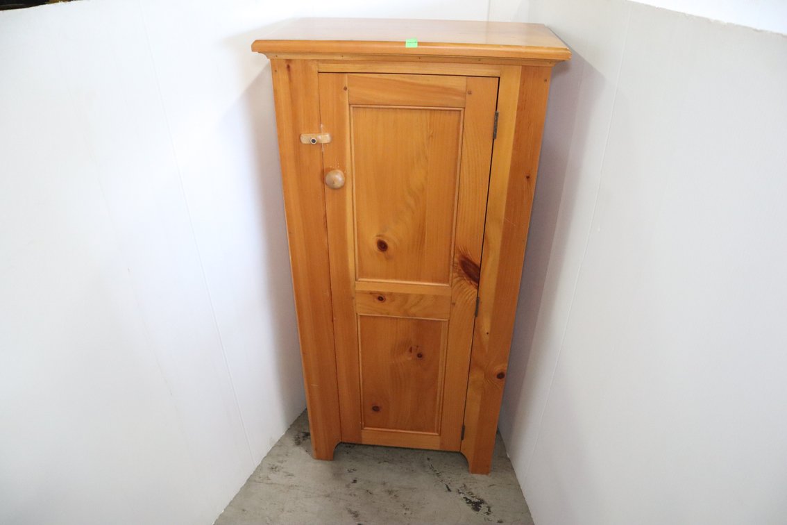 Jelly Cabinet