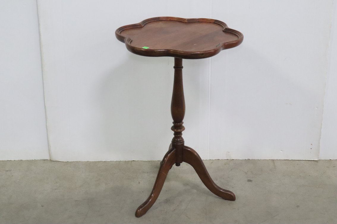 Duco Lamp Table