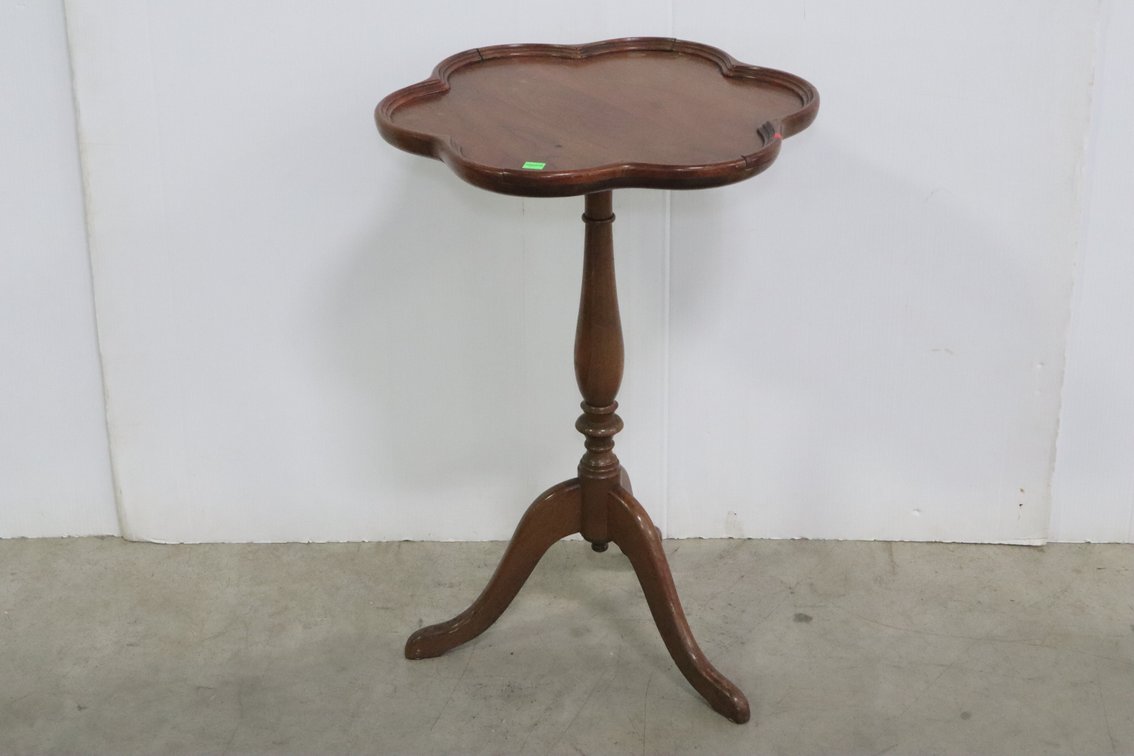 Duco Lamp Table