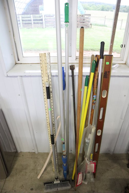 Brush Handles, 4 Foot Level