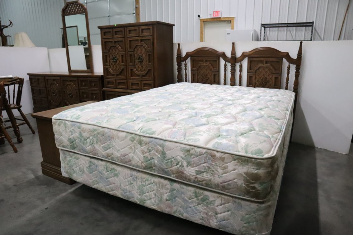 Johnson Carper 4 Piece Bedroom Suit, Queen Size Bed, Chest of Drawers, Dresser, Nightstand