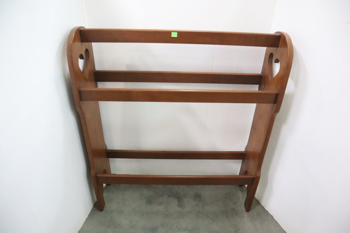 Wooden Quilt Rack