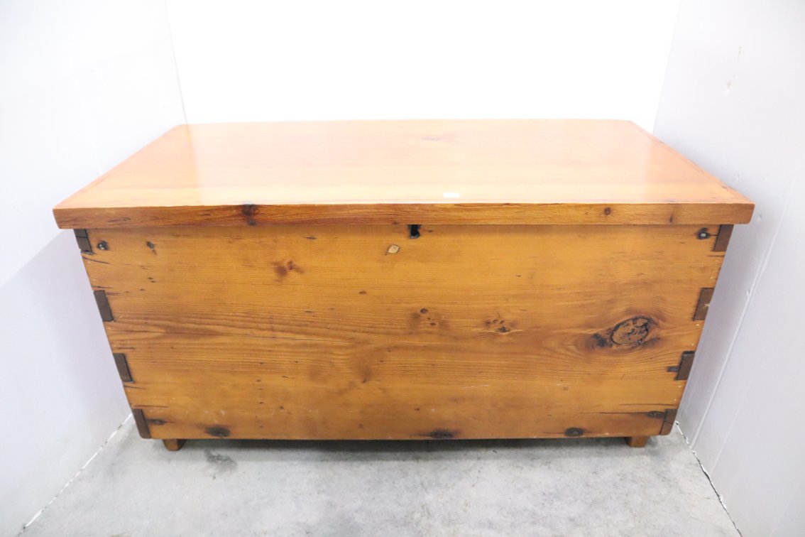 Antique Wooden Blanket Chest With Dovetail Corners