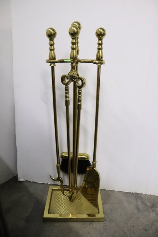 Virginia Metalcrafters Brass Fireplace Tool Set