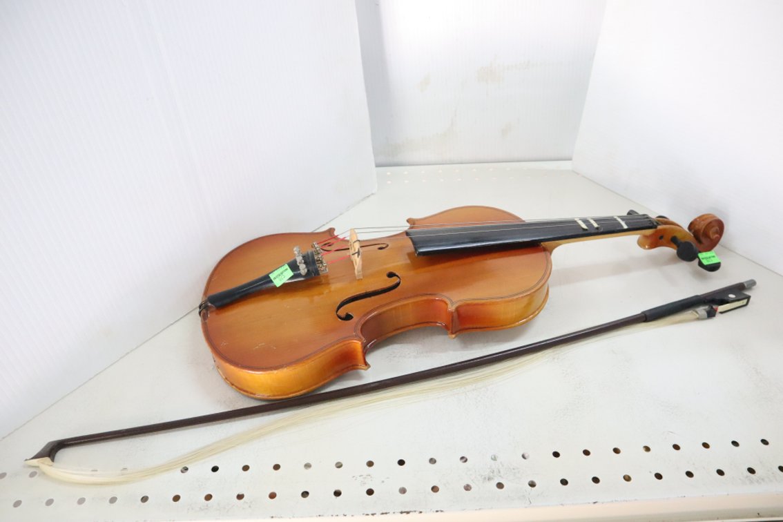 Violin, Bow String Part Is Broken