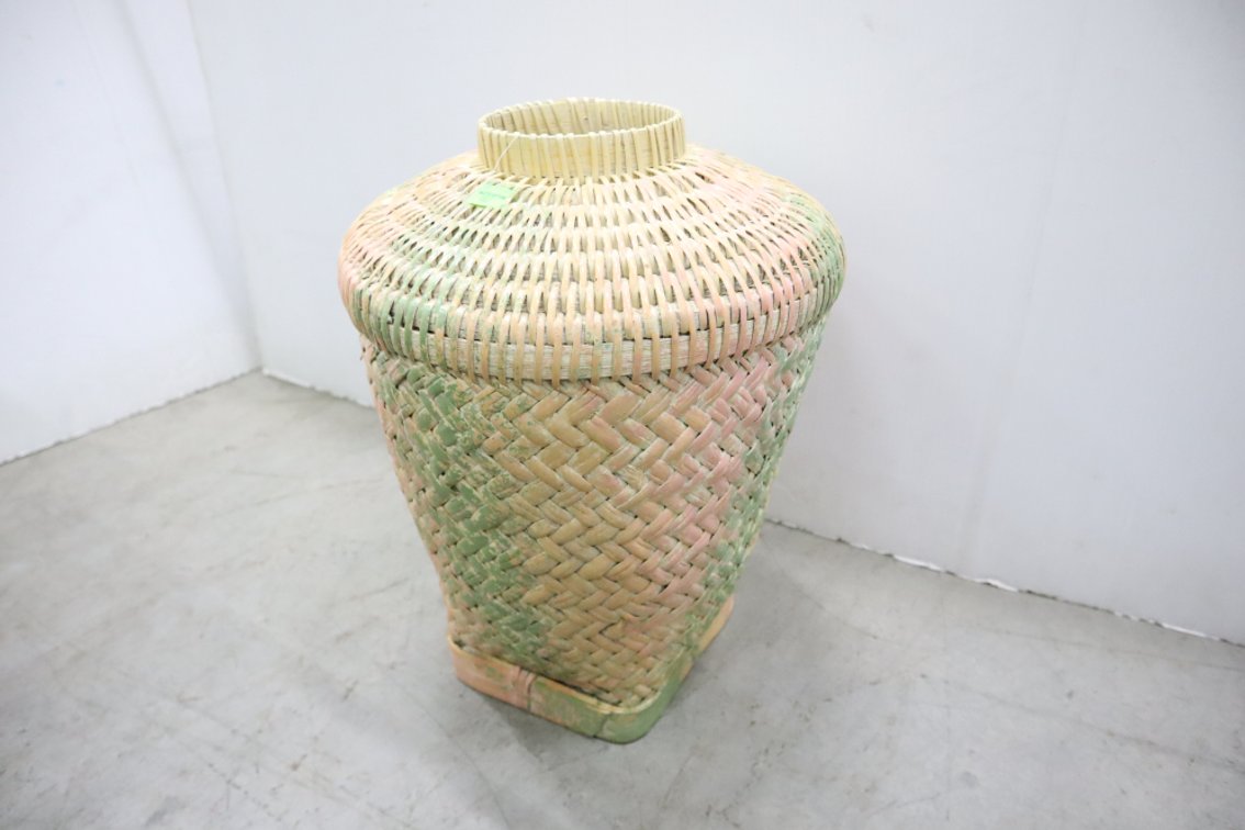 Wicker Vase With Yarn