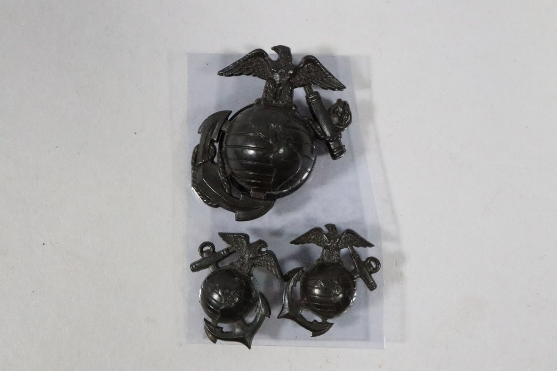 Plastic USMC Egas