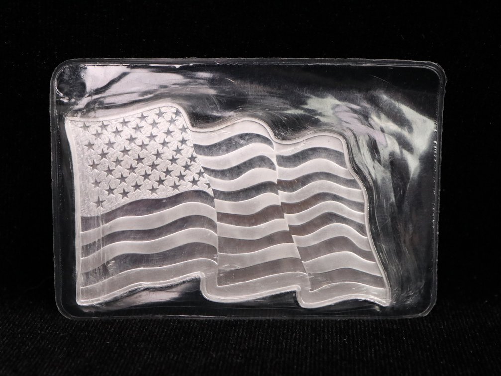 1 Troy Ounce .999 Fine Silver Bar/ American Flag 