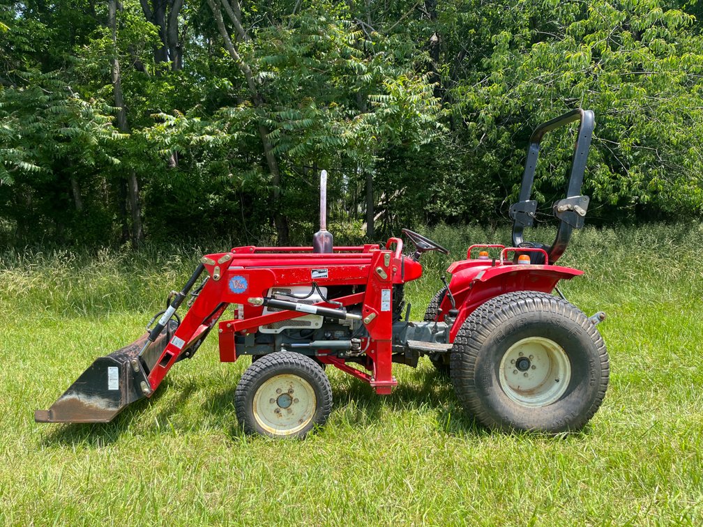 Yanmar YM2000D Tractor 