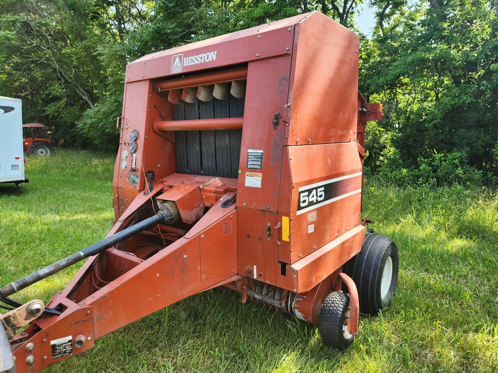 Hesston 545 round baler