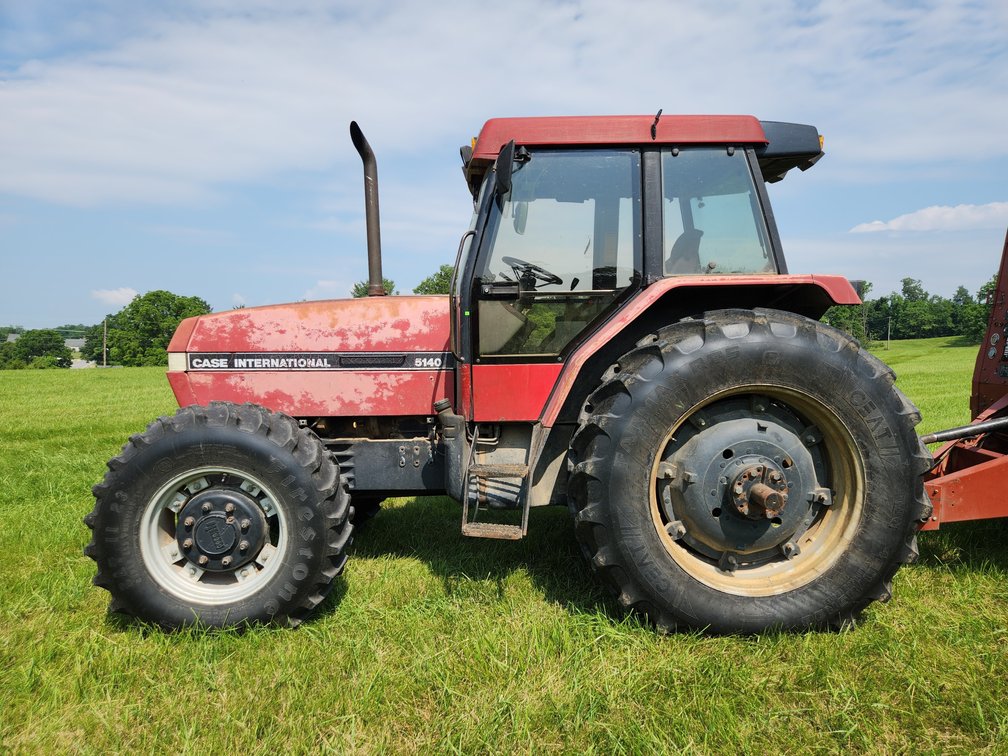 Case IH 5140 Maxxum tractor