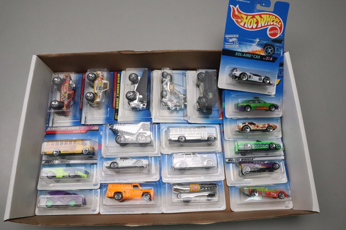 20 Specialty Hot Wheels