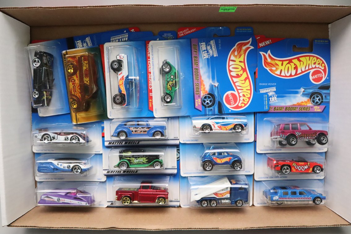 16 Specialty Series Hot Wheels
