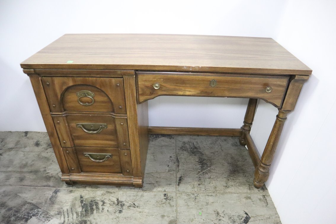 Kneehole Desk