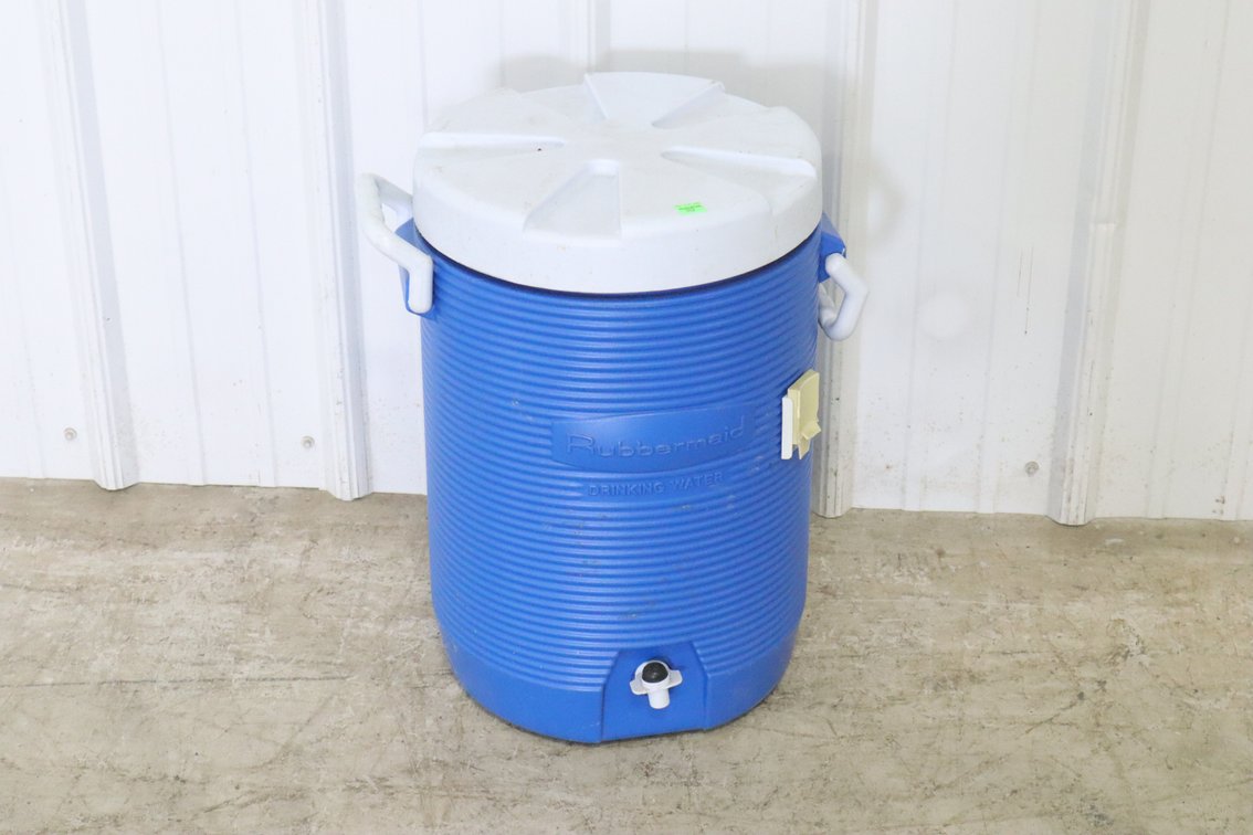 Rubbermaid Drink Cooler