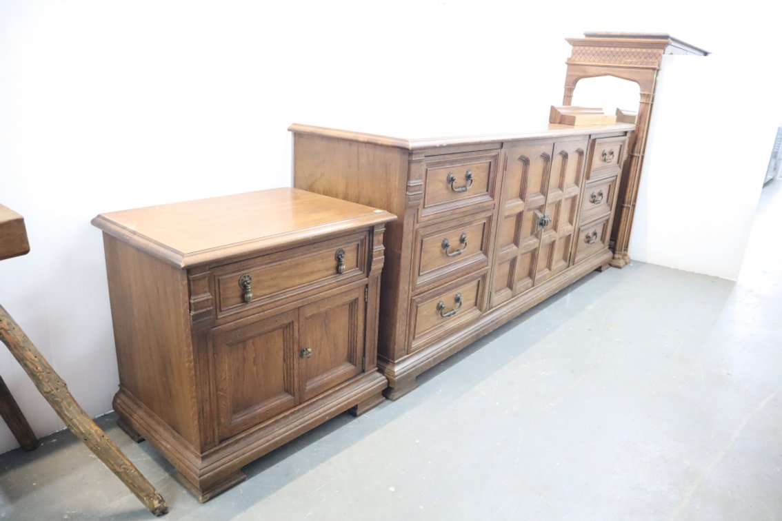 Drexel Dresser and Nightstand, Includes 2 Mirrors, Top of 1 Mirror Needs Re-Glued Together