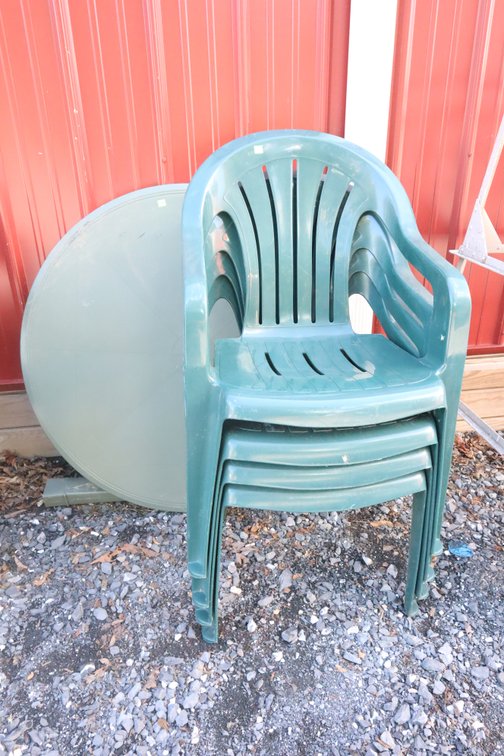 Round Plastic Table and 4 Chairs