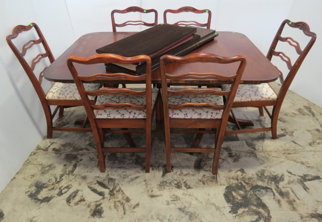 Drexel Extension Dining Table and Chairs