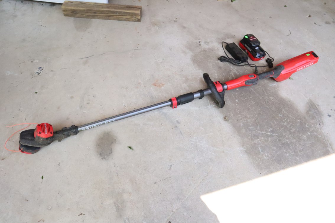 Craftsman 60 Volt String Trimmer With Battery and Charger