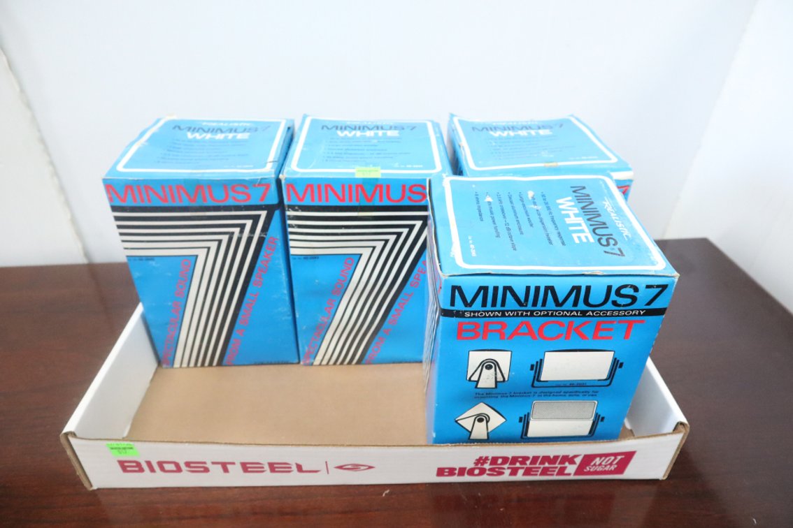 4 Realistic Minimus-7 Speakers
