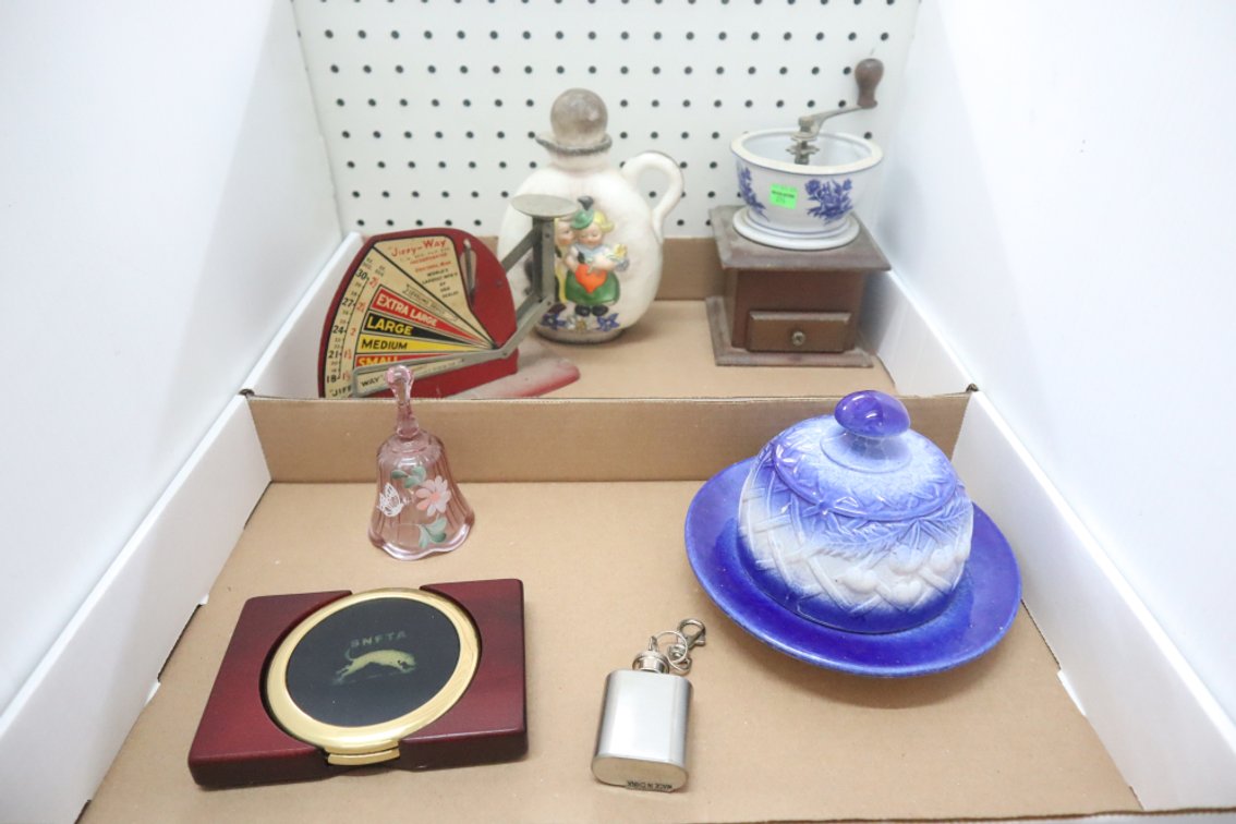 Collectibles, Vintage Egg Scale