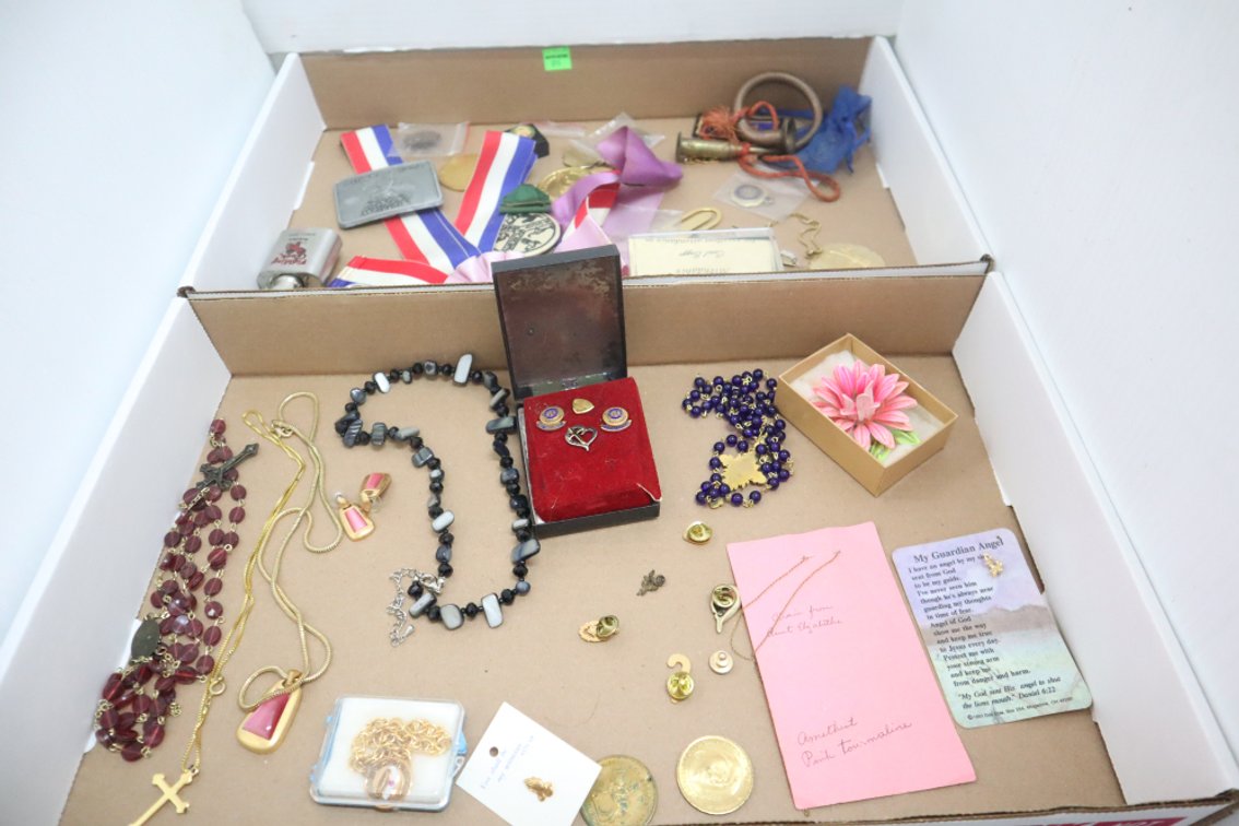 Jewelry, Medals and Collectibles