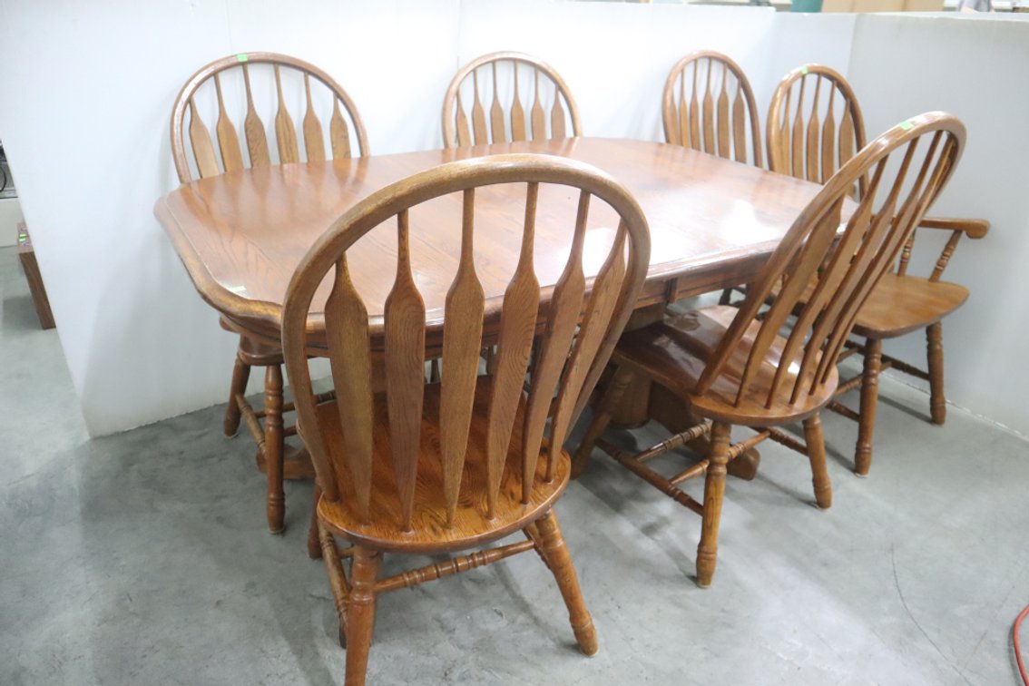Dining Table With Extension Leaf and 6 Chairs